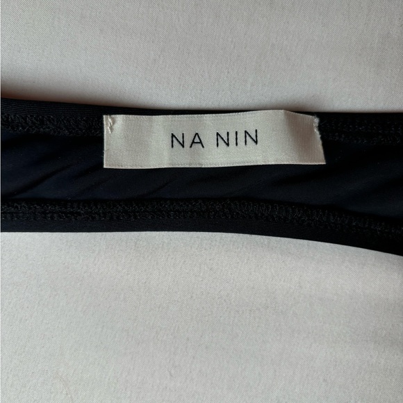 Na Nin Anita Bandeau Swim Top in Onyx Black size Large - Picture 5 of 8